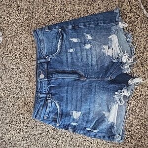 Distressed Risen shorts